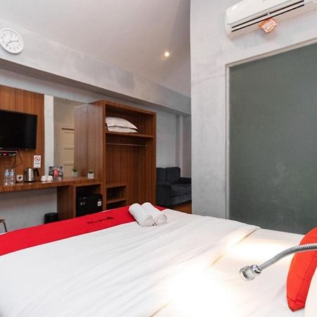 Reddoorz Premium Near Centre Point Mall Medan Kültér fotó