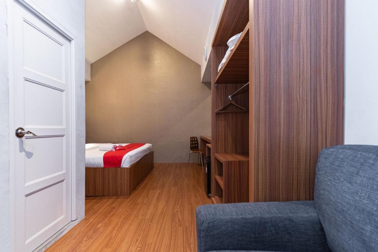 Reddoorz Premium Near Centre Point Mall Medan Kültér fotó