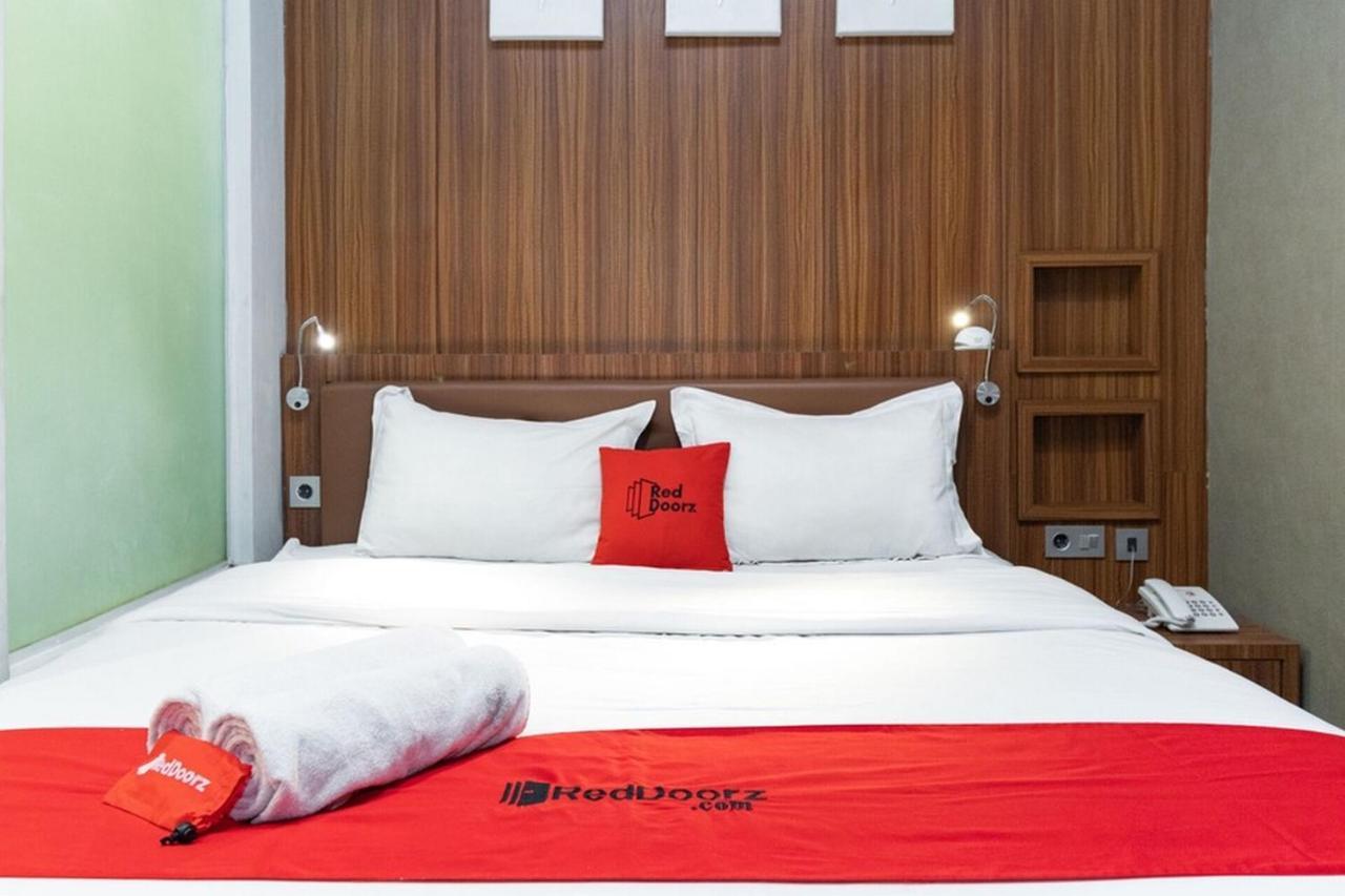 Reddoorz Premium Near Centre Point Mall Medan Kültér fotó