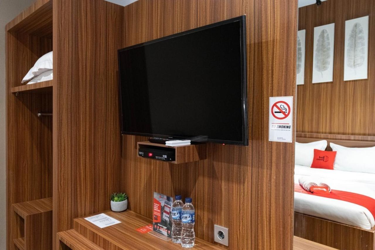 Reddoorz Premium Near Centre Point Mall Medan Kültér fotó