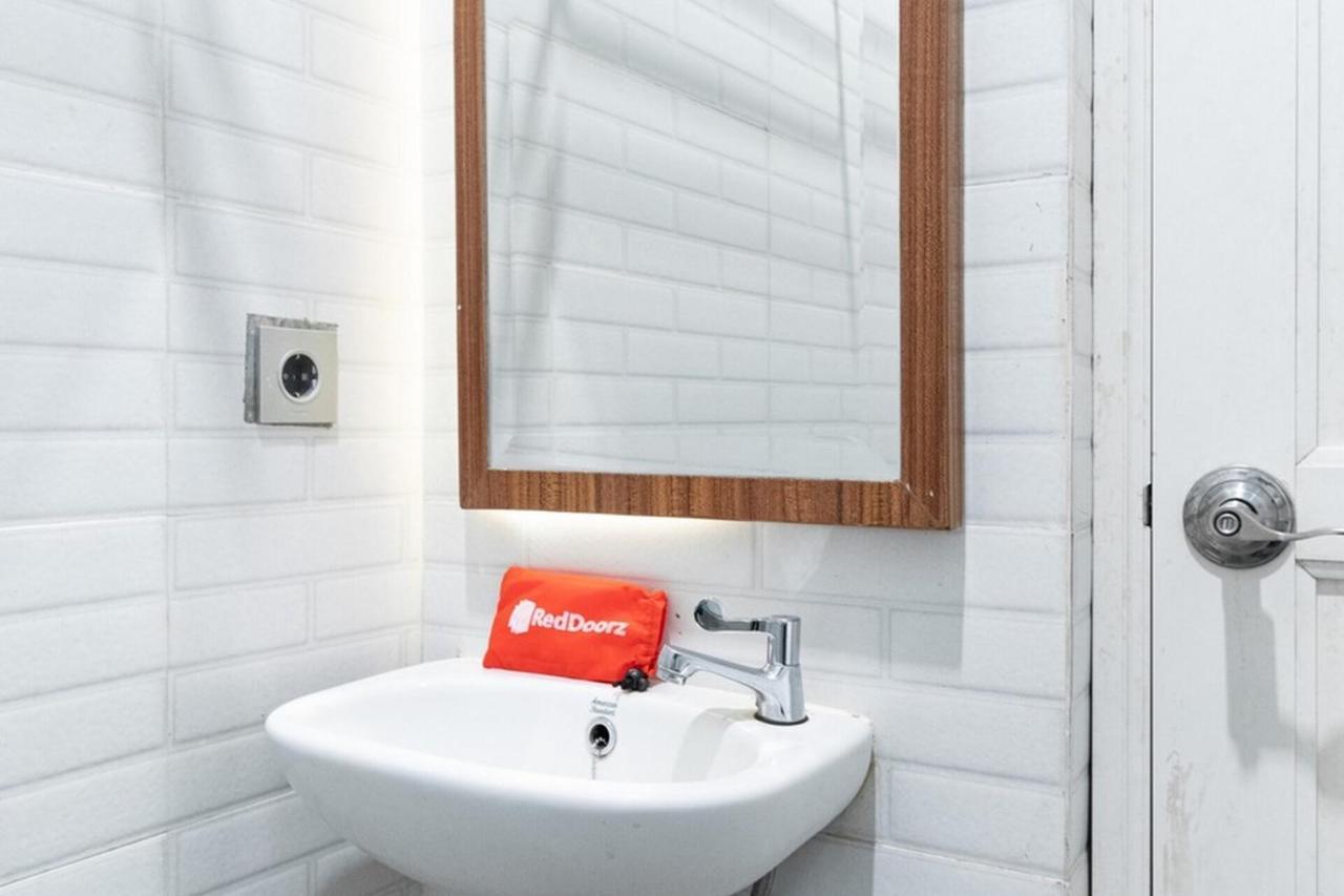 Reddoorz Premium Near Centre Point Mall Medan Kültér fotó