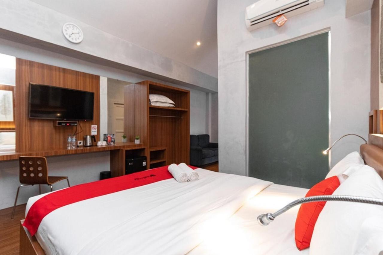 Reddoorz Premium Near Centre Point Mall Medan Kültér fotó