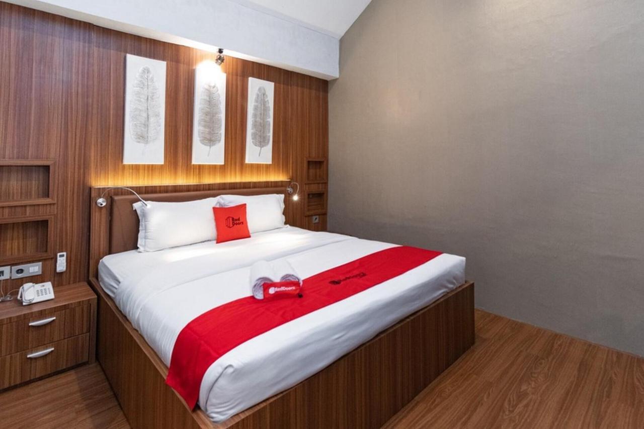 Reddoorz Premium Near Centre Point Mall Medan Kültér fotó