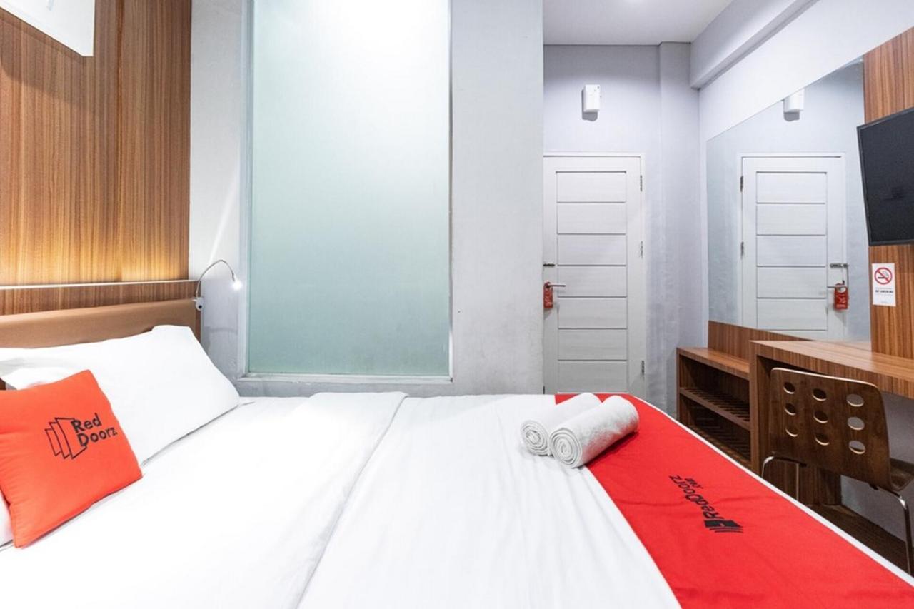 Reddoorz Premium Near Centre Point Mall Medan Kültér fotó