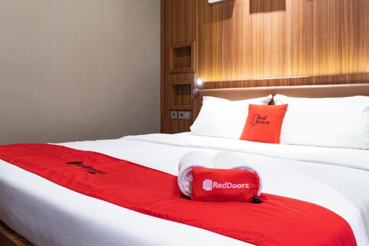 Reddoorz Premium Near Centre Point Mall Medan Kültér fotó