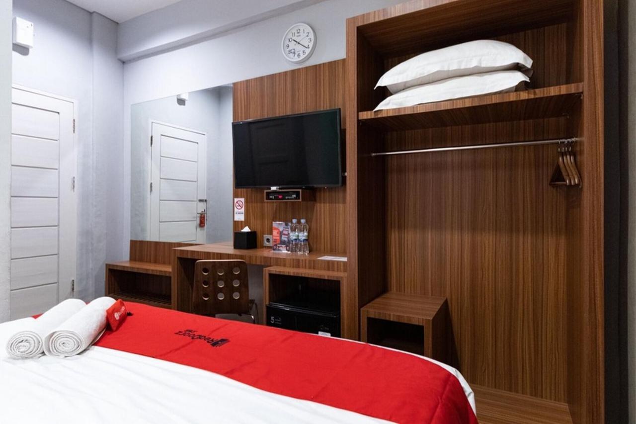 Reddoorz Premium Near Centre Point Mall Medan Kültér fotó