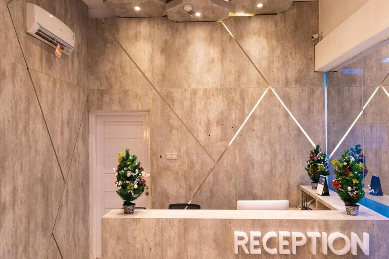 Reddoorz Premium Near Centre Point Mall Medan Kültér fotó